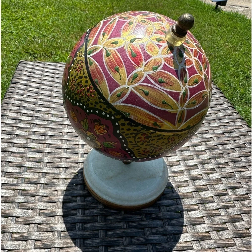 Deco 79 Floral Globe - Modern Home Decor